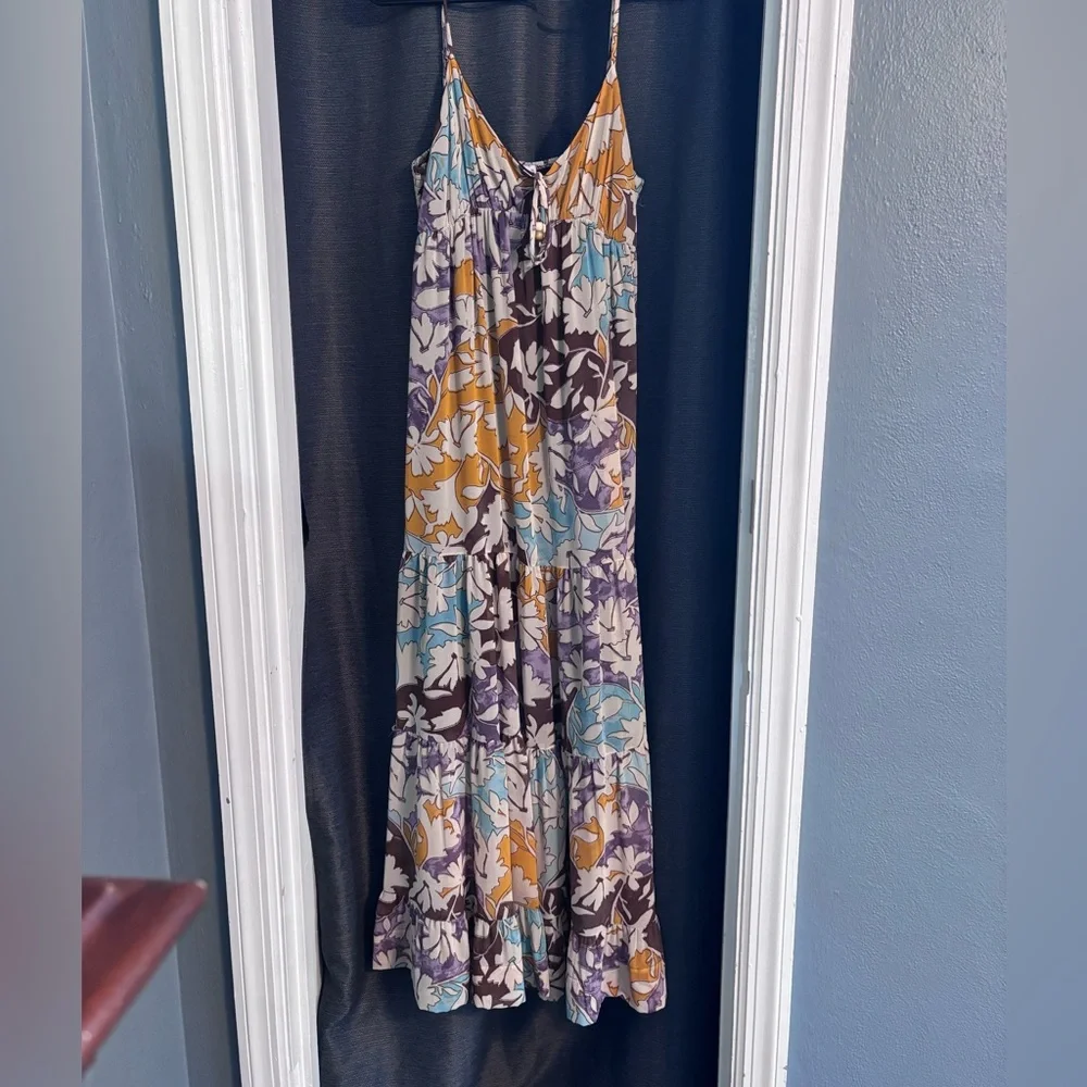 SO - Floral Tiered Maxi Dress - Picture 1 of 4
